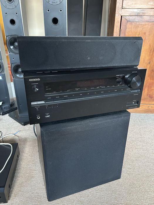 SISTEMA DE SOM COMPLETO ONKYO E 4 COLUNAS DALI SL-7 DE CHÃO