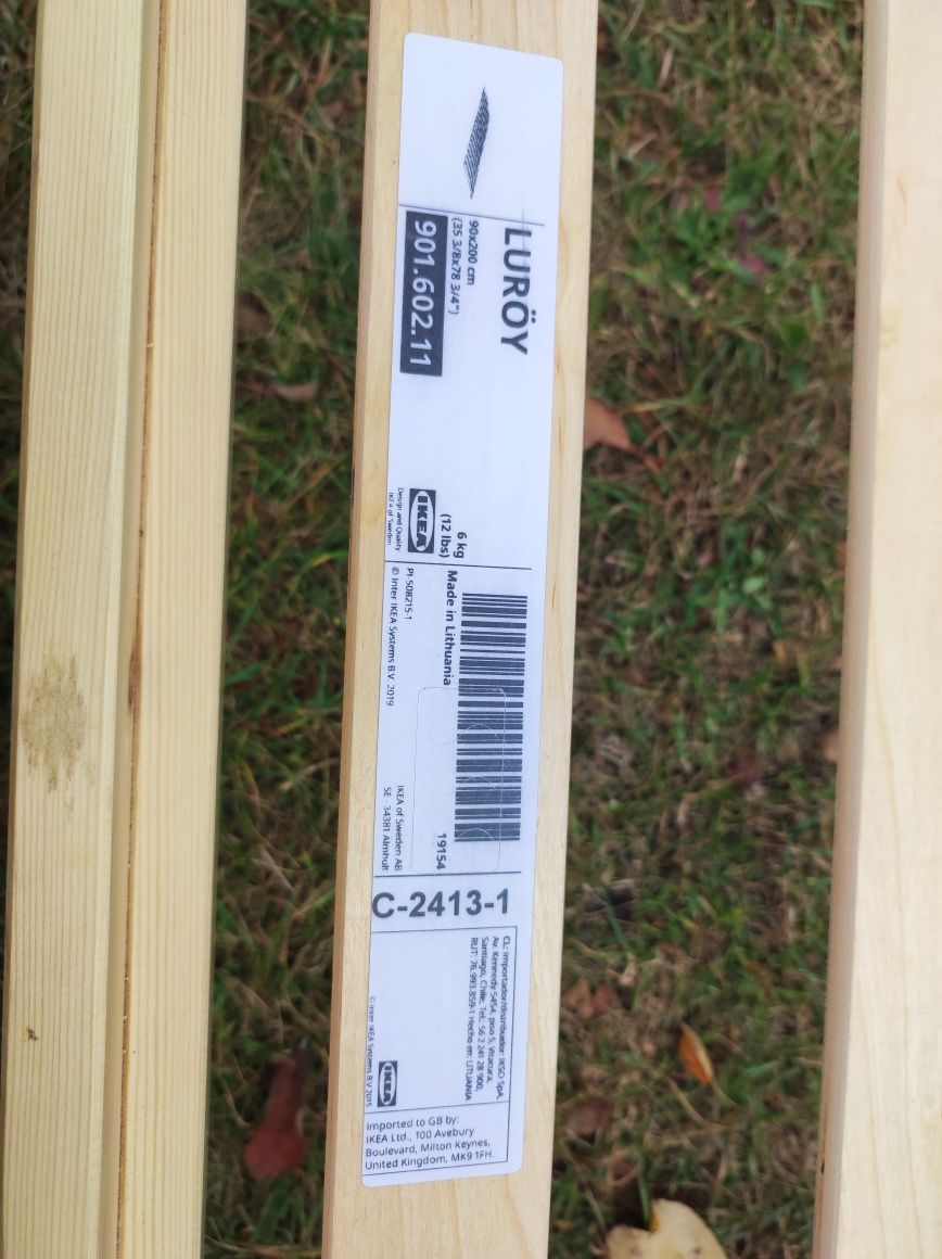 Łóżko sosnowe drewniane z materacem Ikea