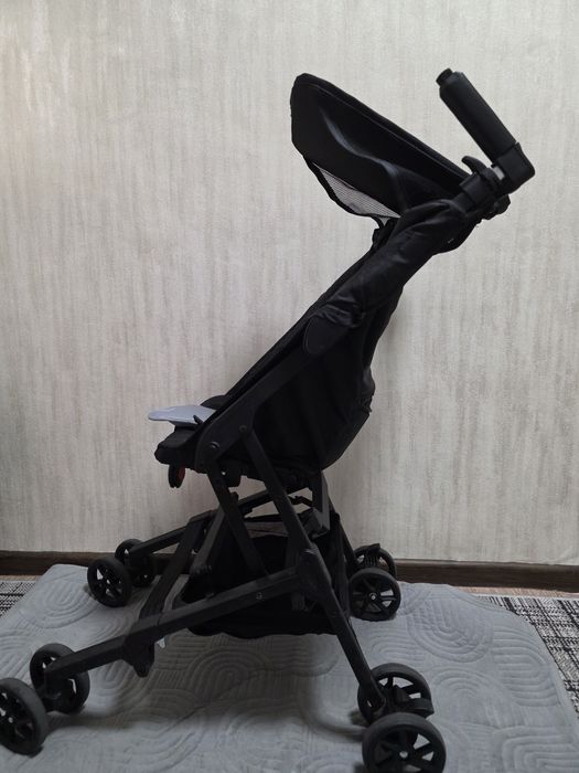коляска для подорожі