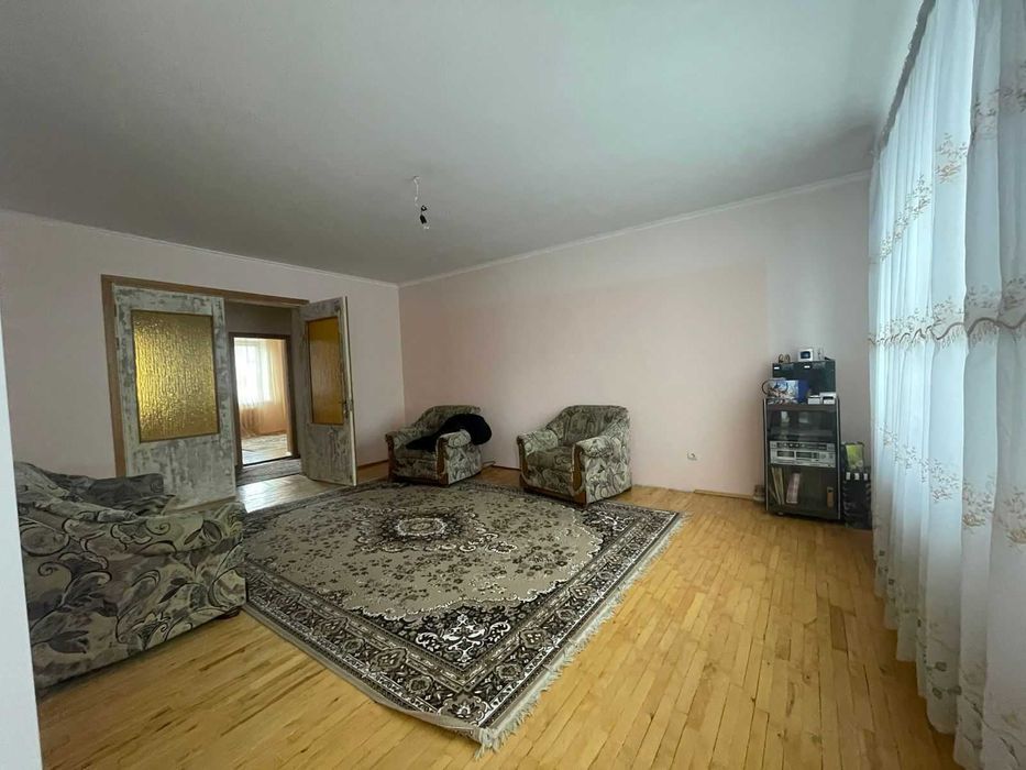 Продам 4-кім. квартиру, вул. Рубчака