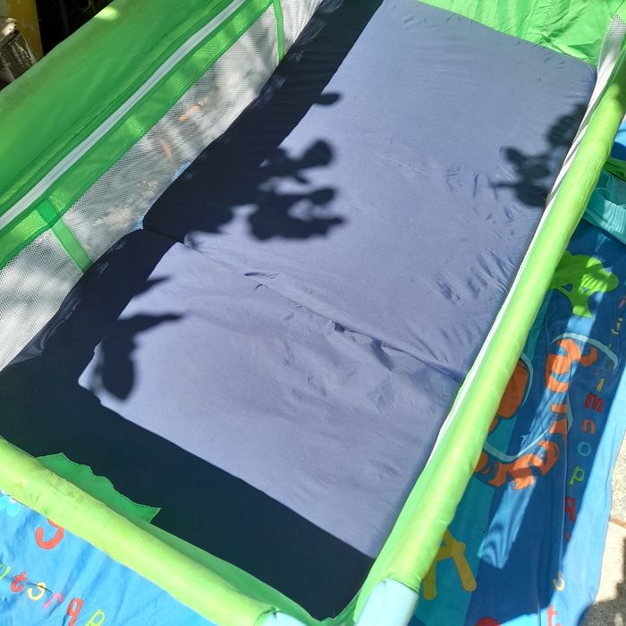 Cama de viagem ZY com 2 niveis e colchão