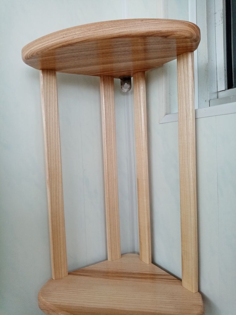 Полка угловая из ясеня