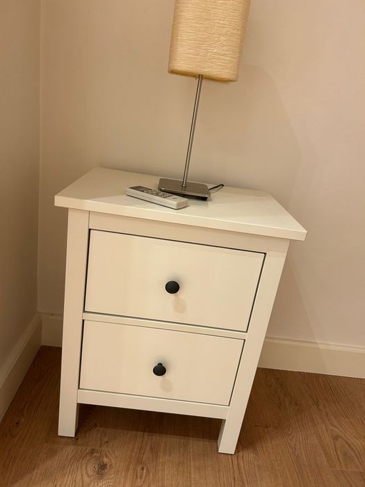 Mesa de cabeceira branco