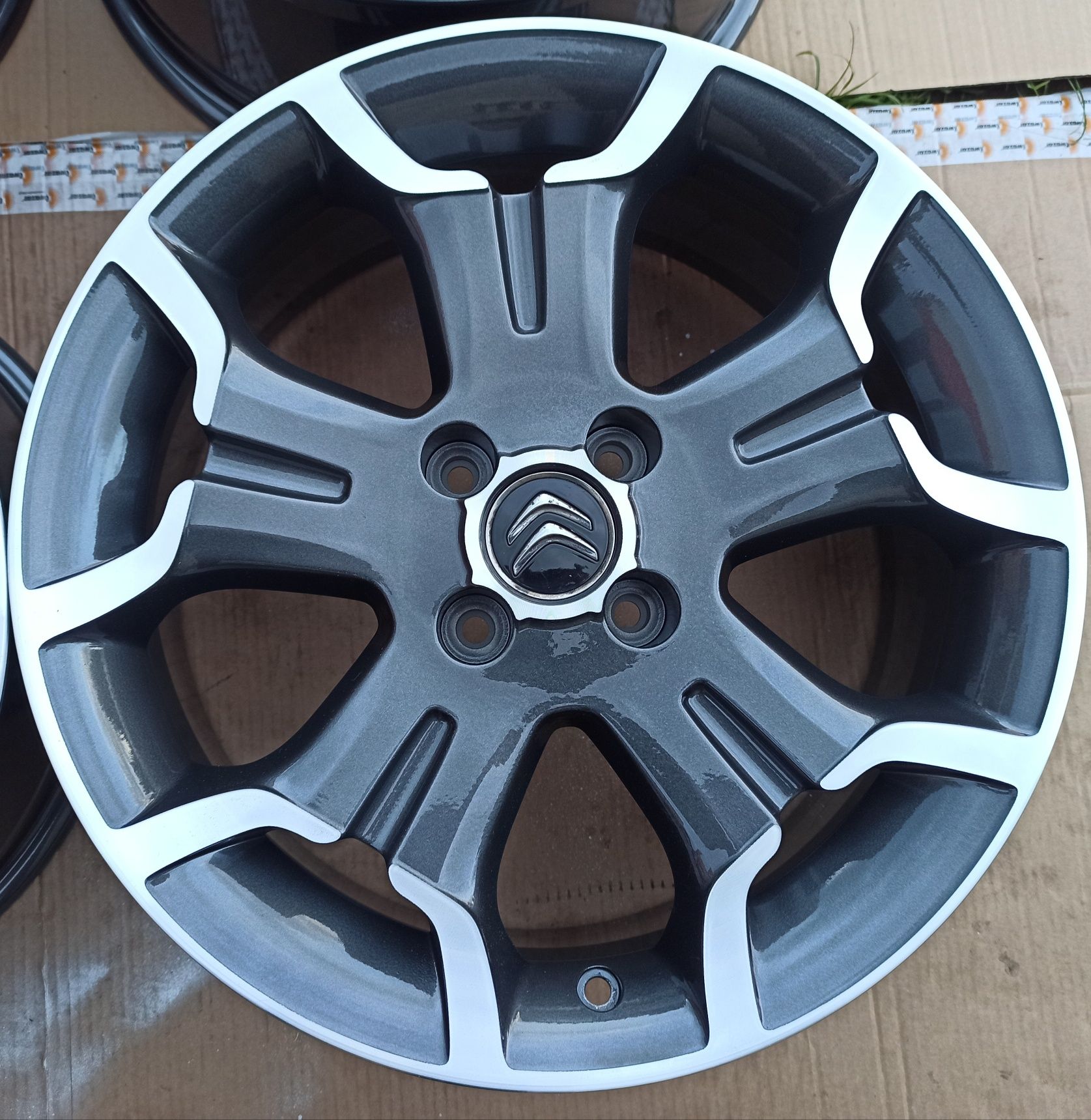 Felgi Citroen C3 C4 DS3 DS4 DS5 Cactus 7x17 ET25 4x108 Grafit