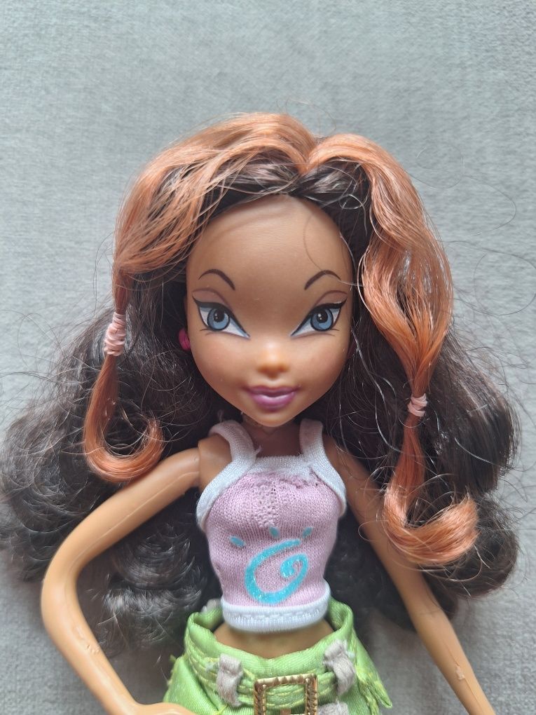 Boneca Winx Aisha/Layla - School Girl