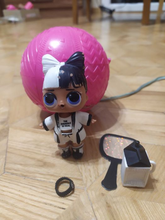 Lalka L.O.L. Surprise,  z akcesoriami i  różowa kula niespodzianka,