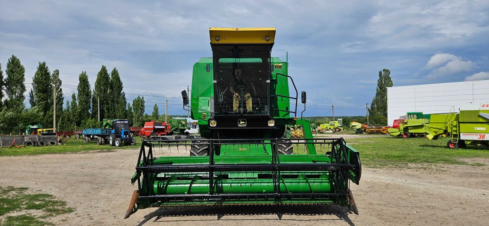 Комбайн зернозбиральний JOHN DEERE 1065 . 3.6m.