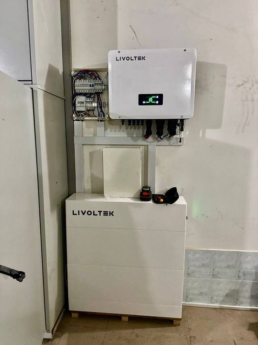 Установка, підключення, налаштування інверторів та акумуляторів.