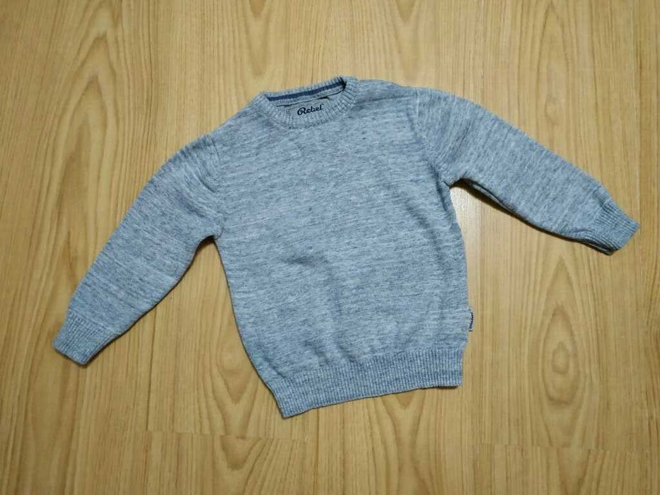 Очень классный свитерок Rebel на 2-3 года