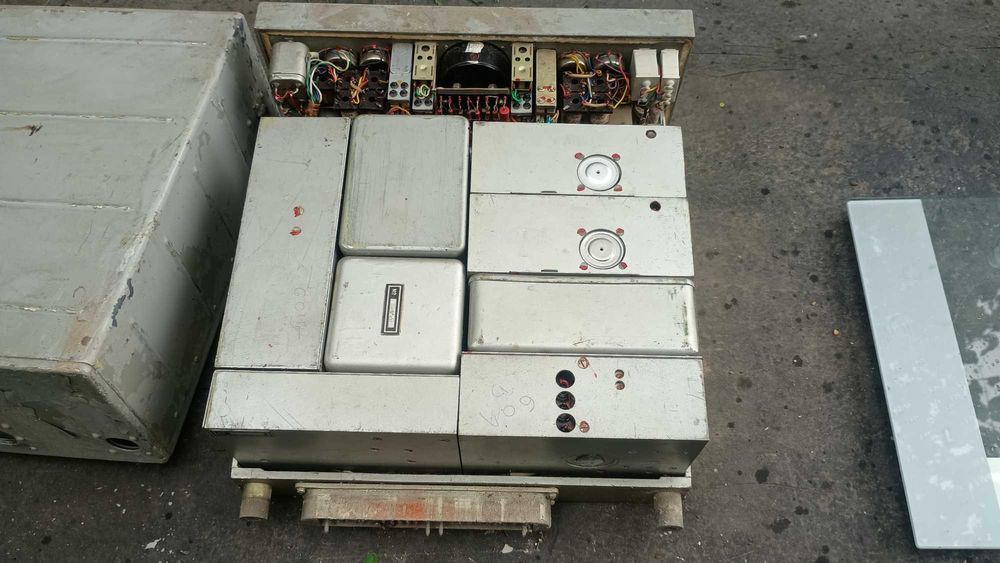 Moduł z Radiolinii Wojskowej R401 , PI401MZ B  z czasów PRL .