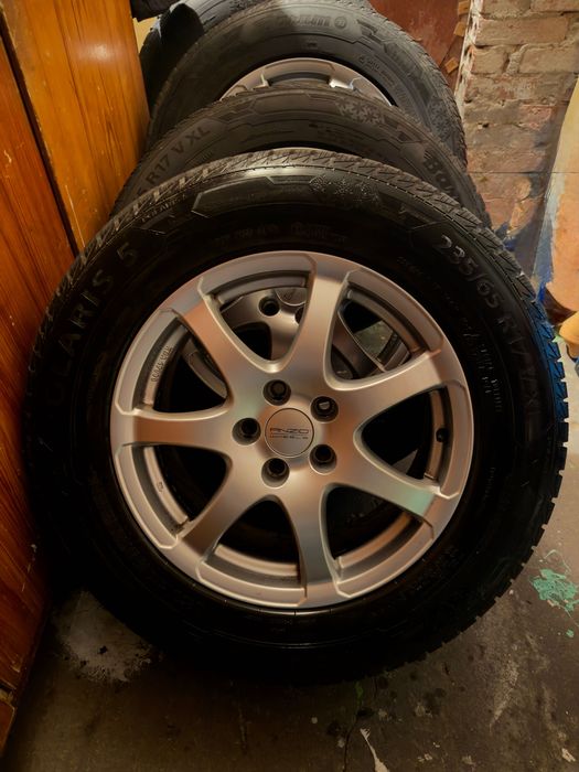 Felgi Anzio 5x114,3 R17 wraz z oponami zimowymi