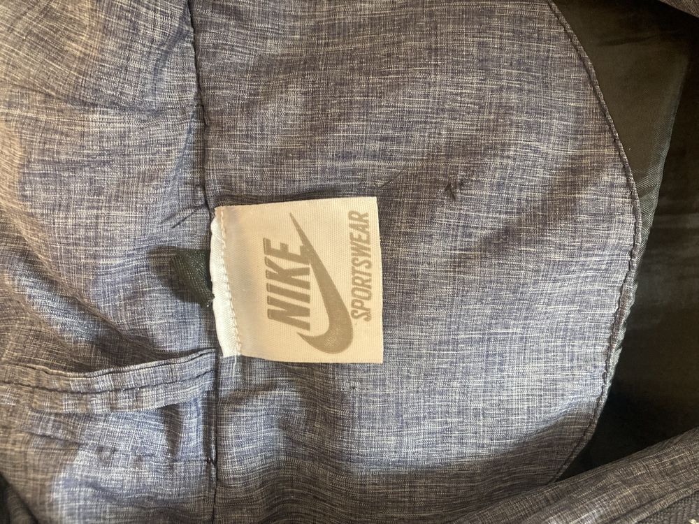 Продам куртку nike доя хлопчика 13-14років