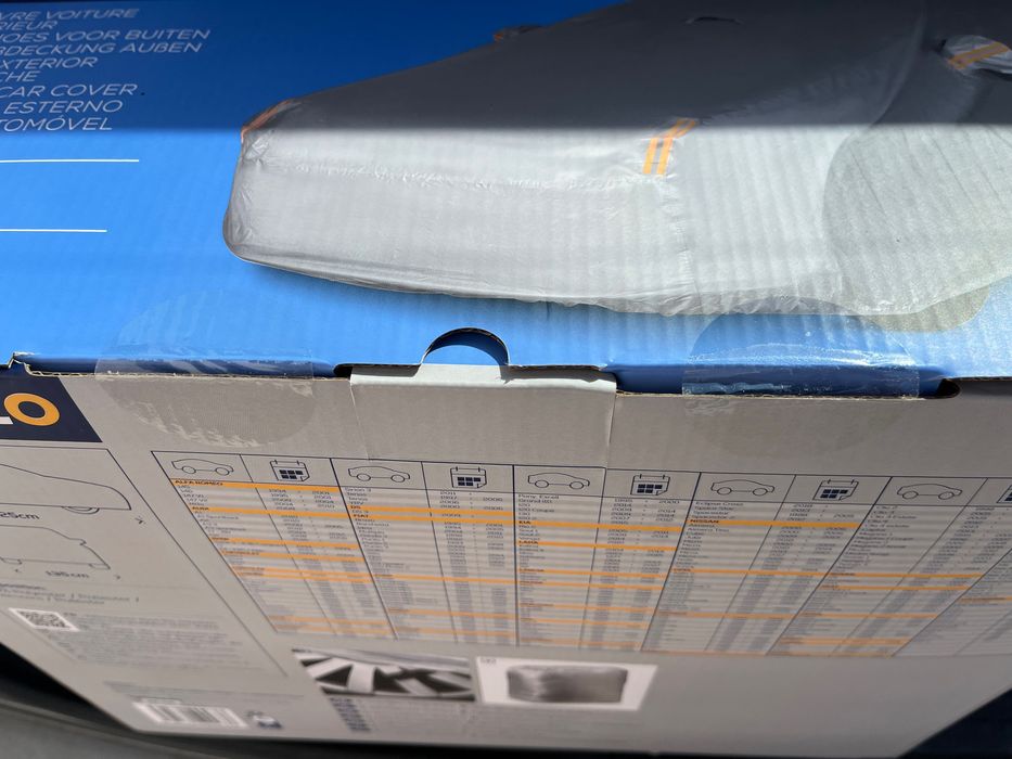 Capa NORAUTO (Uso Exterior) M, estado NOVO