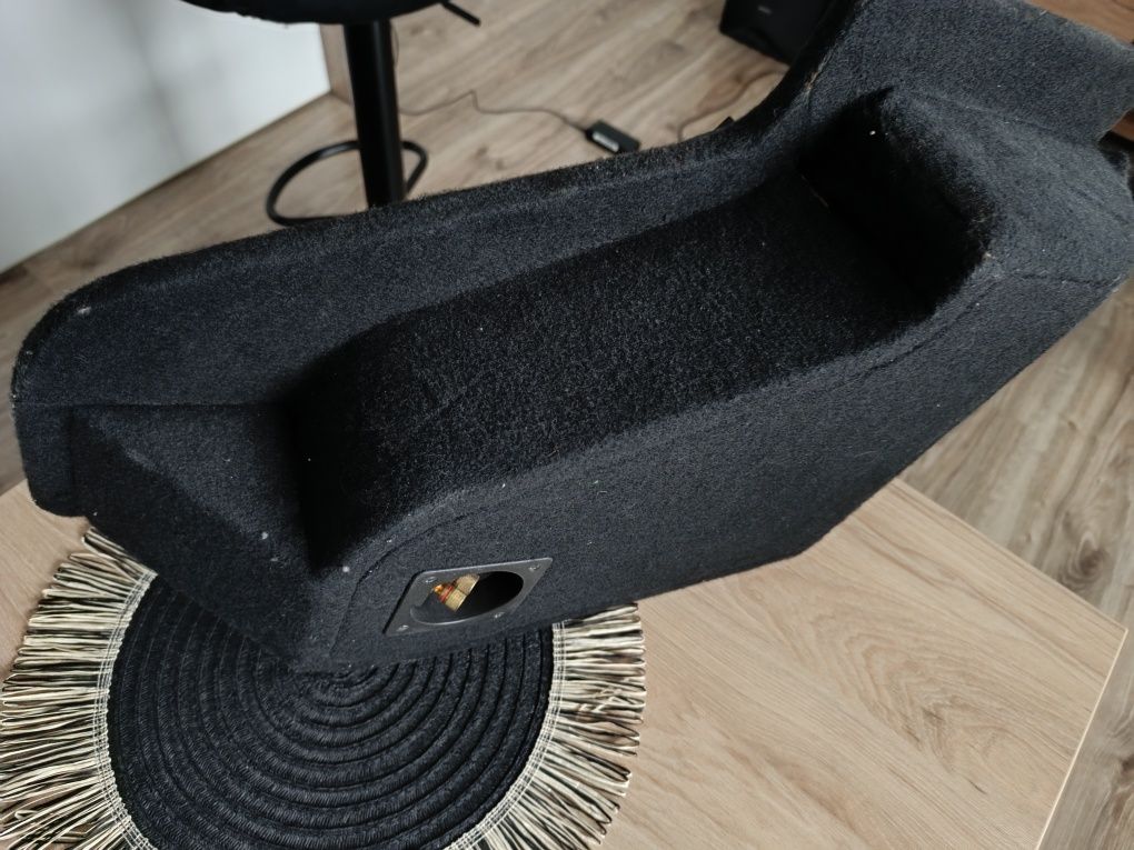 Subwoofer rockford fosgate do Mondeo mk4kombi