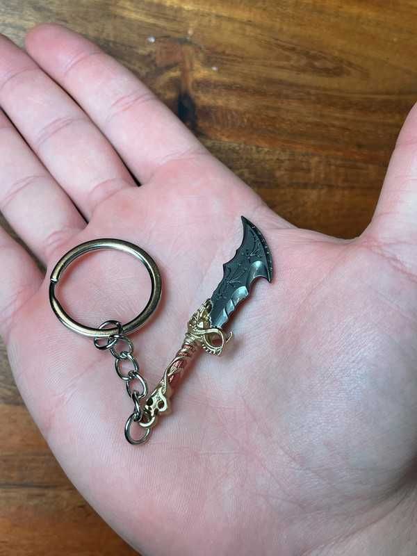 Brelok Kratos Kosa God of War, gra, na Prezent dla fana, PS4