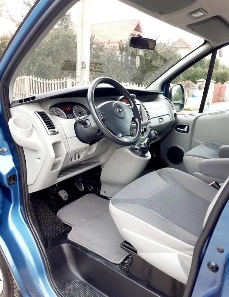 Opel vivaro 2,5L1H1