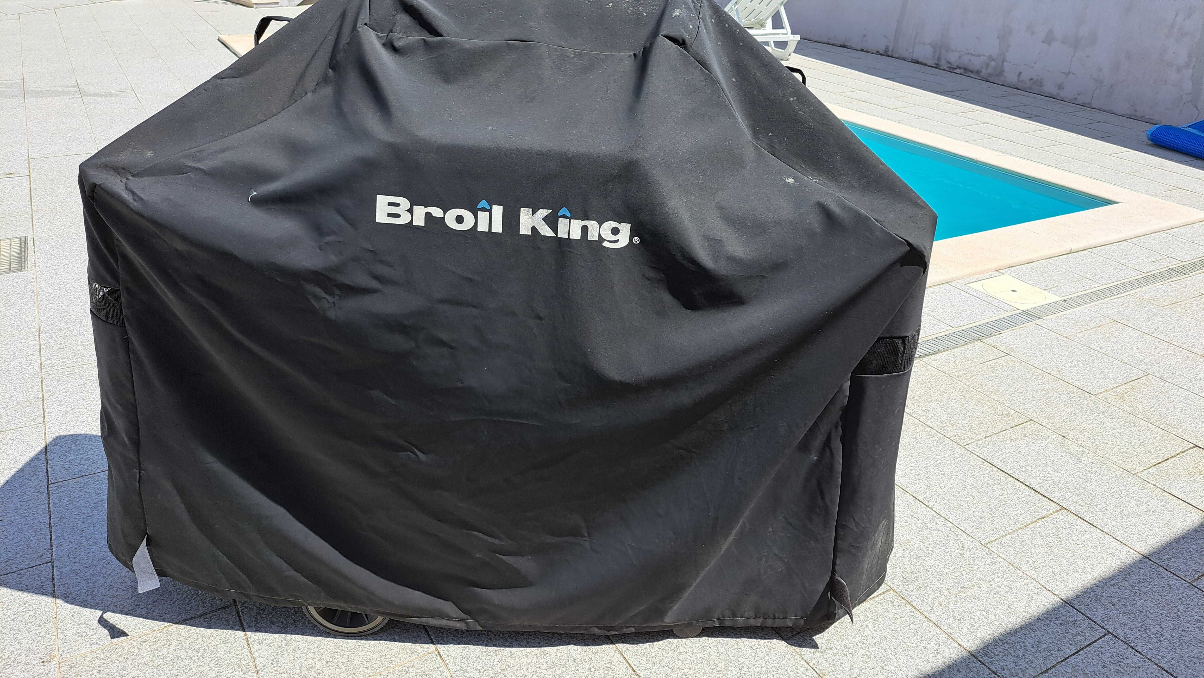 BBQ Barbecue a gás, marca BROIL KING, usado