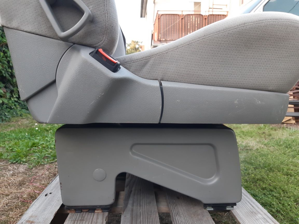 Fotele VW T4 Multivan szyny welur Caravelle obrotowe Transporter