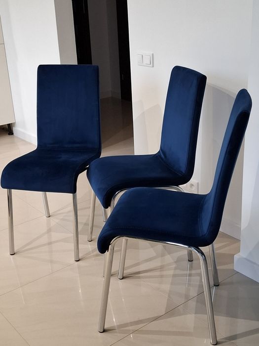 Sprzedam krzesła tapicerowane welurowe granatowe.