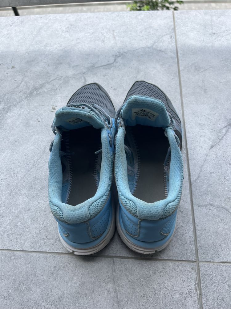 Продам кросовки nike 42 р
