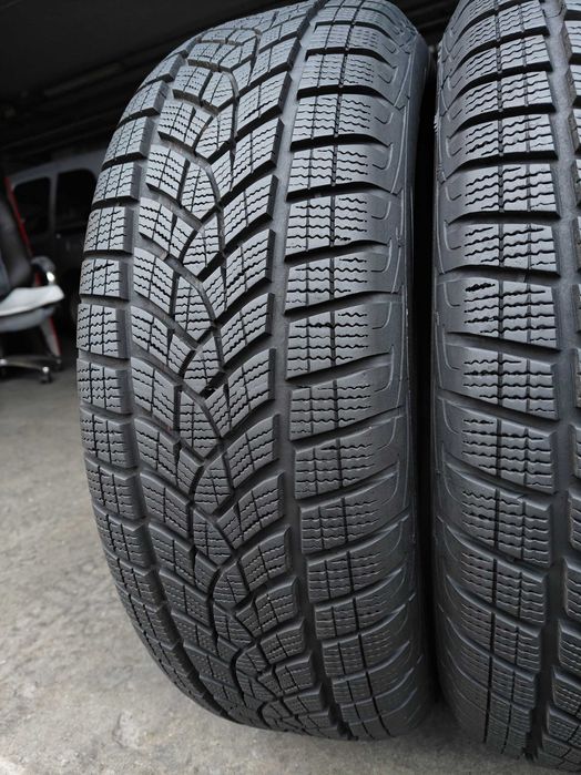 GoodYear UltraGrip Performance шини зима R17 215 65 комплект