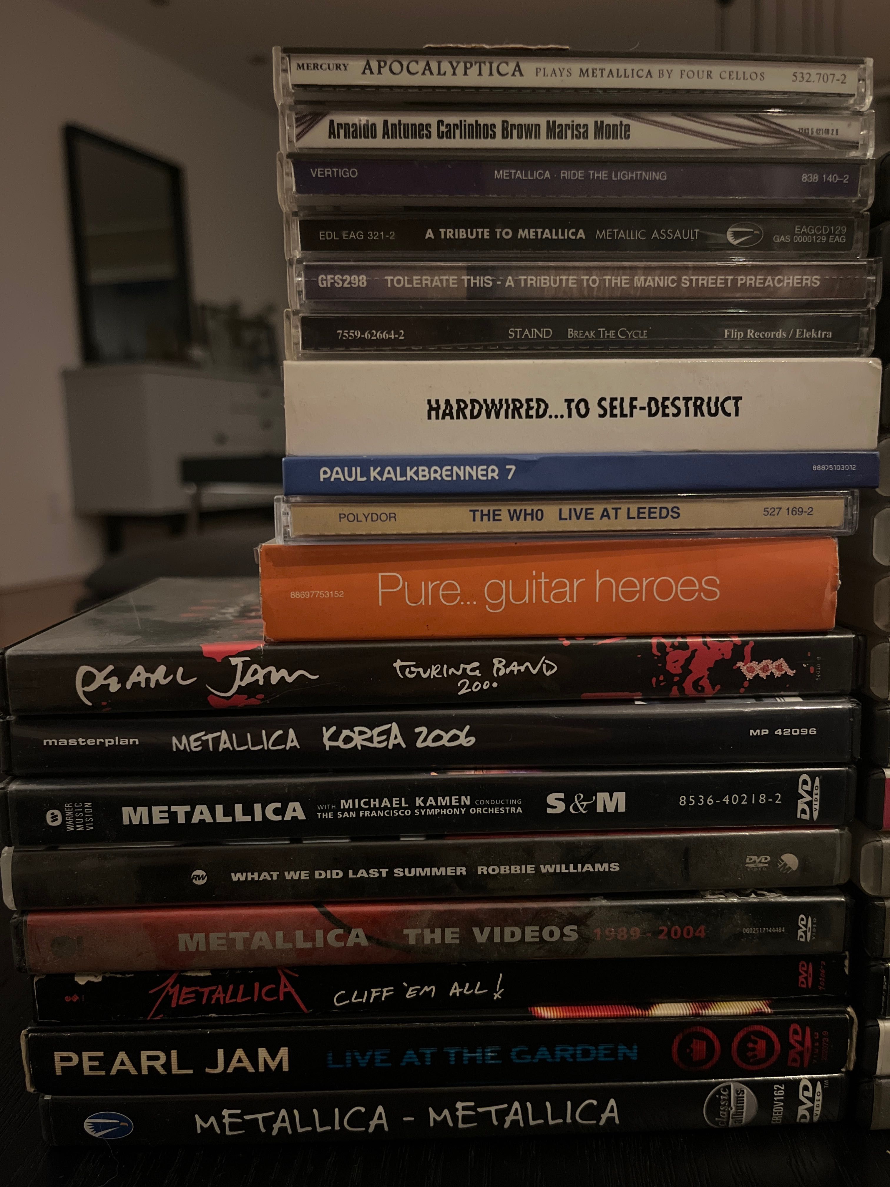 Lote de CDs/DVDs e Filmes