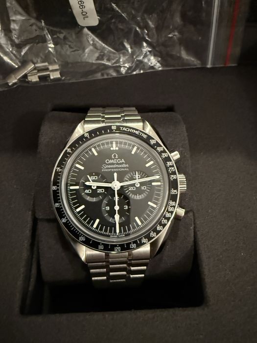 Omega speedmaster professional 310.30.42.50.01.002 Rok 2025