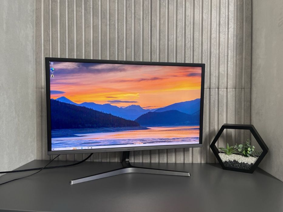 4К монітор 28 дюймів Samsung