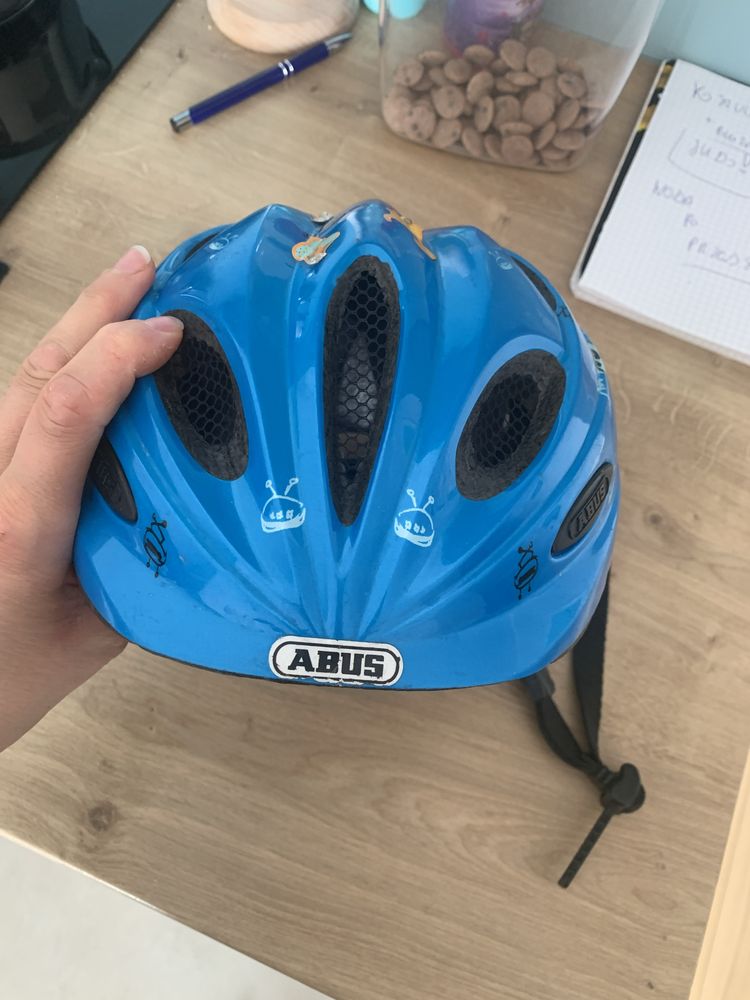 Kask polecam abus niebieski