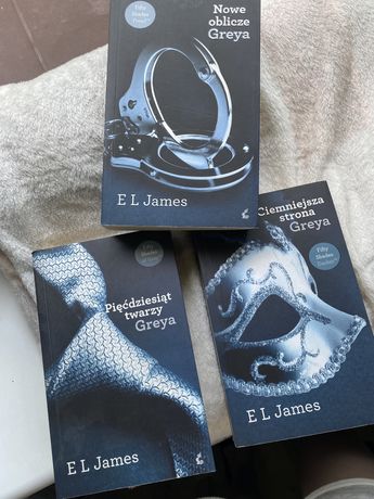 Książki - seria „50 twarzy Greya” E.L. James (romans)