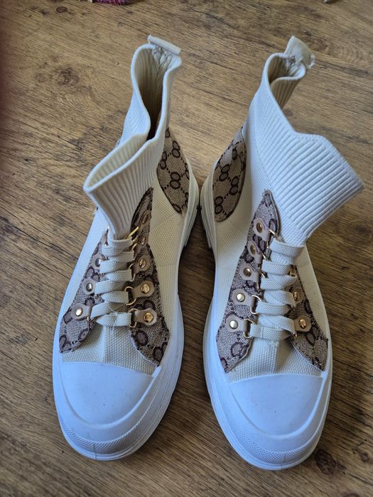 Buty damskie z cholewką