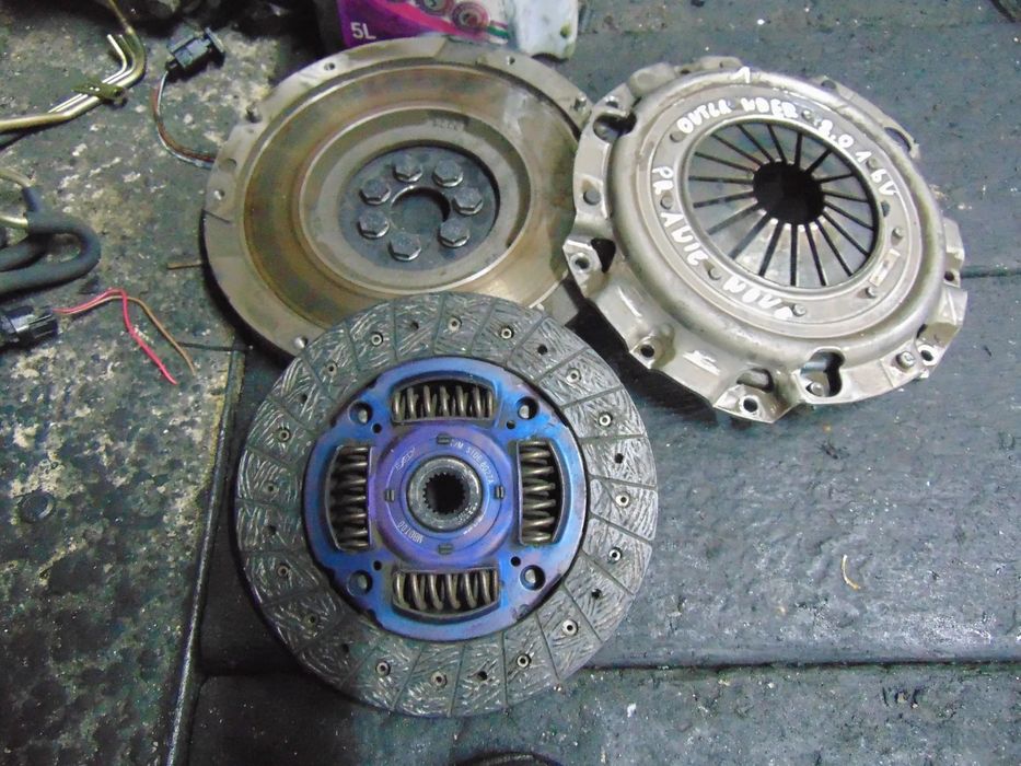 Sprzęgło mitsubishi outlander 1 2,0 16 v komplet