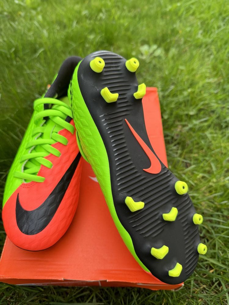 Копочки Nike Hypervenom Phade