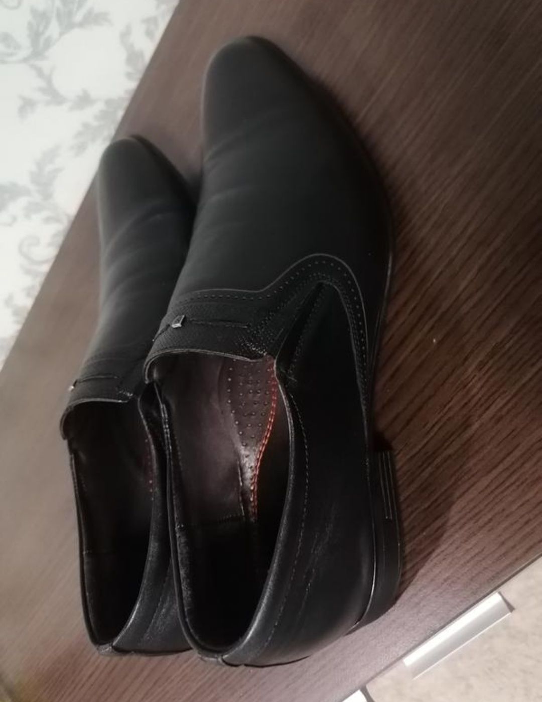 Стильні шкіряні туфлі Strado 44 розмір