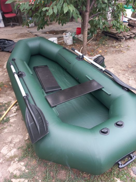 Продаю лодку Колибри 2х местная