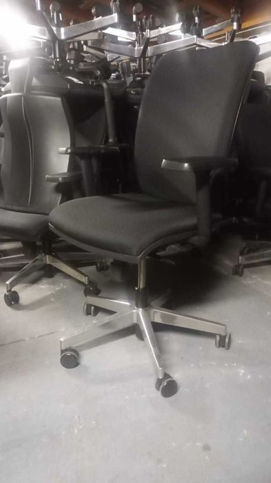 Fotel biurowy RIM czarny fotele krzesła biurowe obrotowe do biur domu