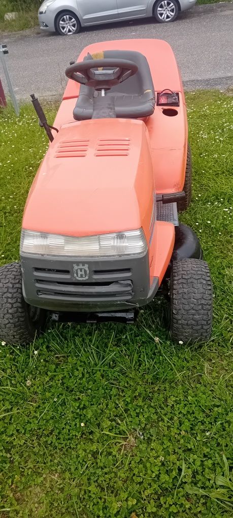 Tractor corta relva 16cv hiscuvarna com cesto