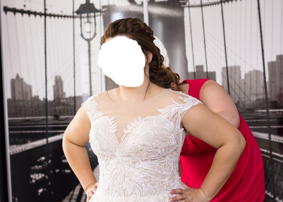 suknia ślubna rozmiar 42/44 z falbanami