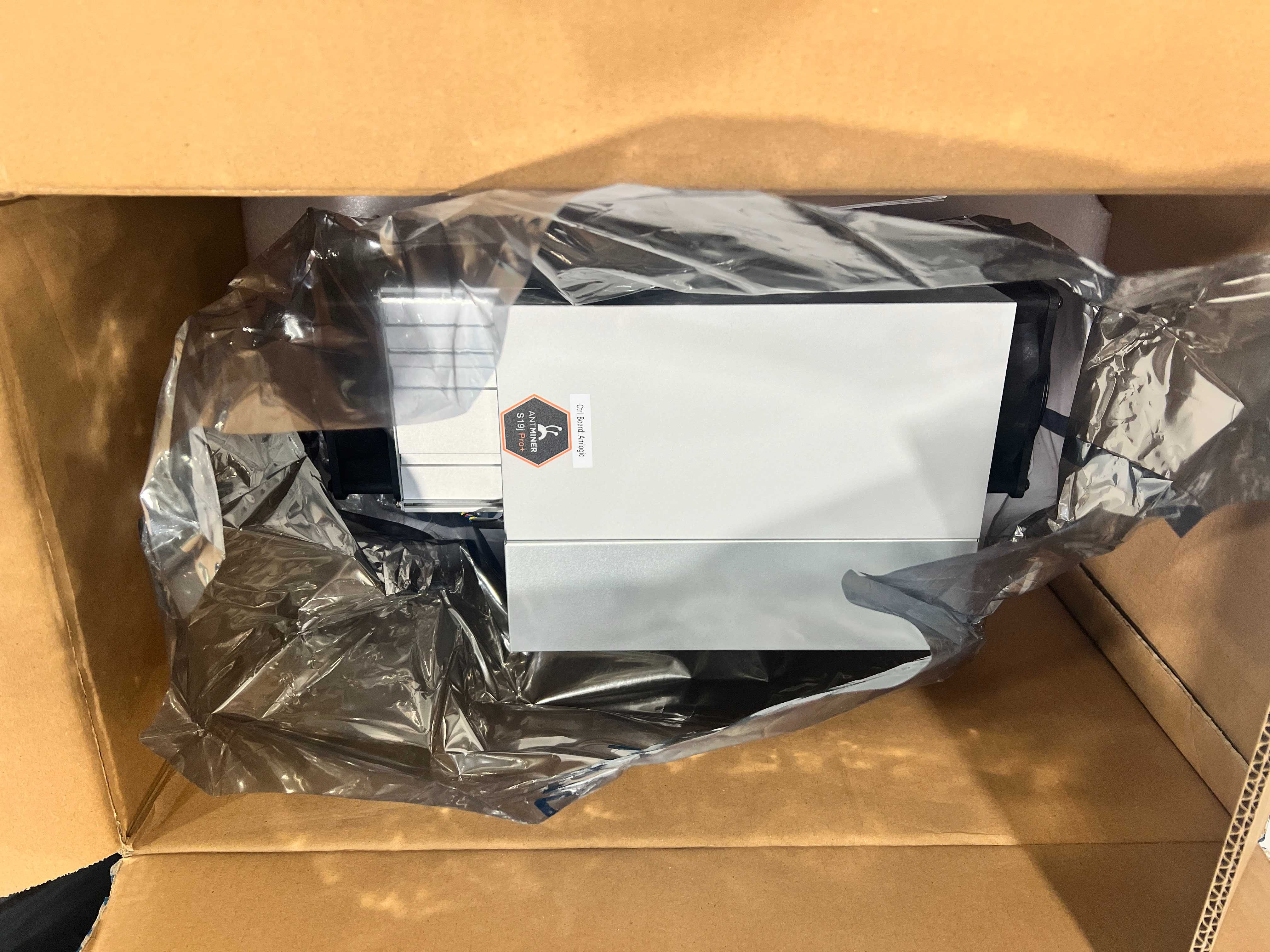 Б/в Майнери Asic Bitmain Antminer S19j Pro+ 117 Th 3400Вт Наявність