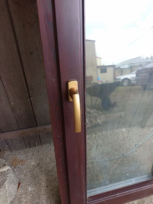 Okno zewnętrzne brązowe dreeniane