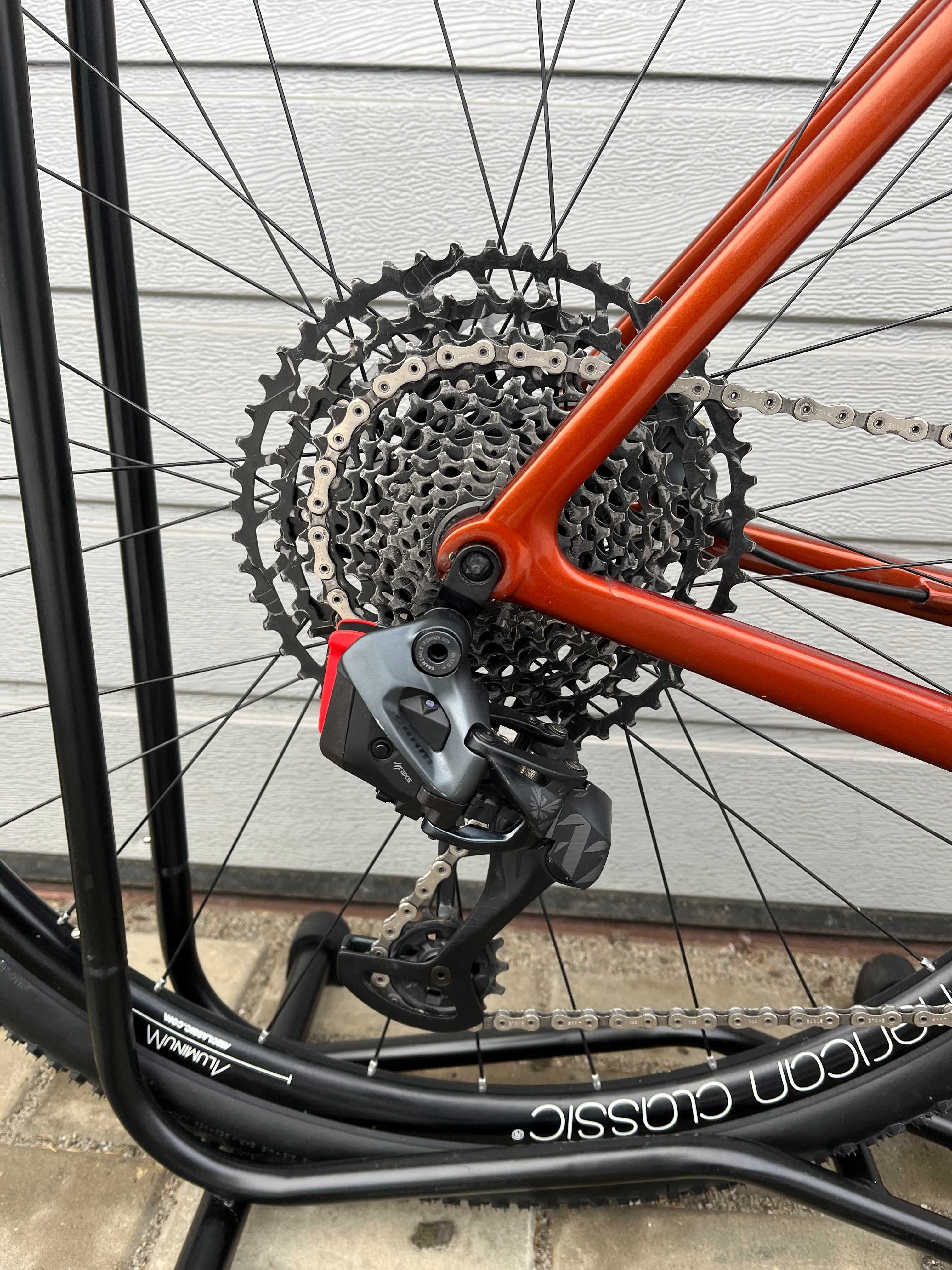 Gravel 3T Exploro Team rozmiar L, Sram XX1 AXS, 2kpl kół