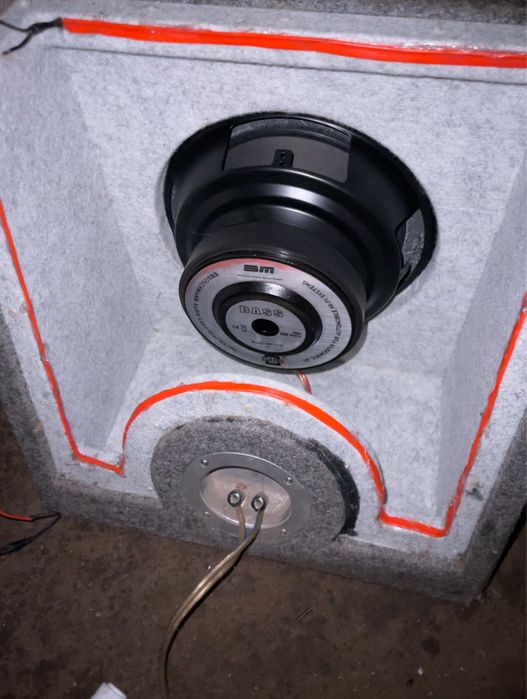 Сабвуфер с коробом продажа/обмен на усилитель