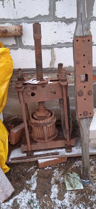 Механічній гвинтовий пресс великий