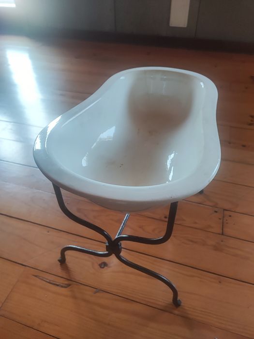 Bidé antigo em loiça Sacavém