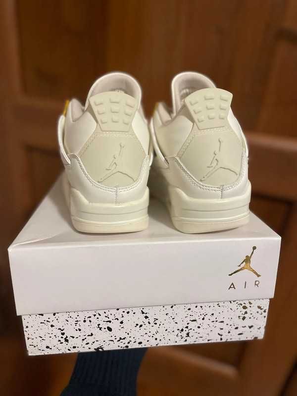 Jordan 4 Retro Metaliczny Złoty Rozmiar 42