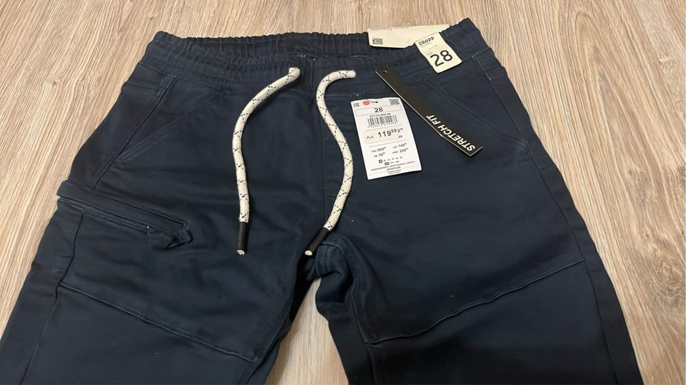 Spodnie chłopięce joggery slim Croop rozmiar 28
