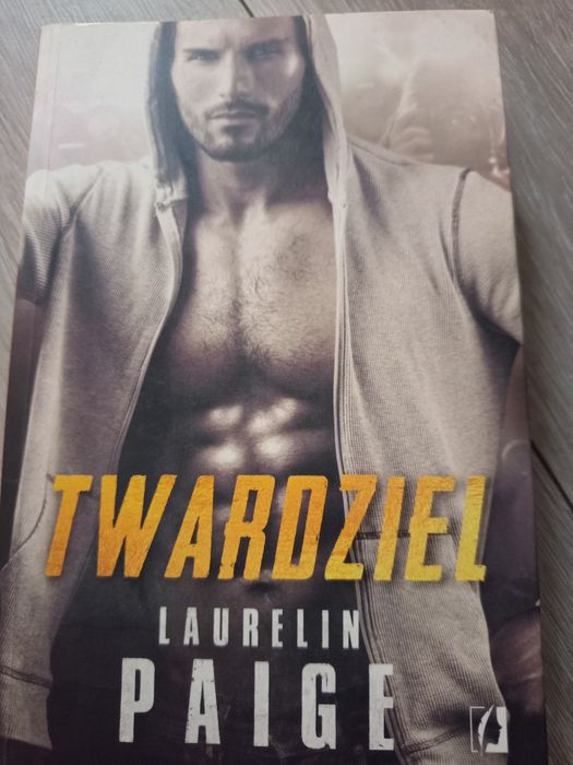 Twardziel Laurelin Paige