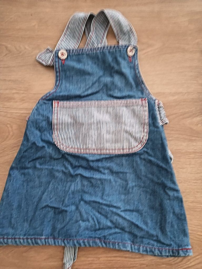 Lote dois vestidos tamanho 2 anos 10€