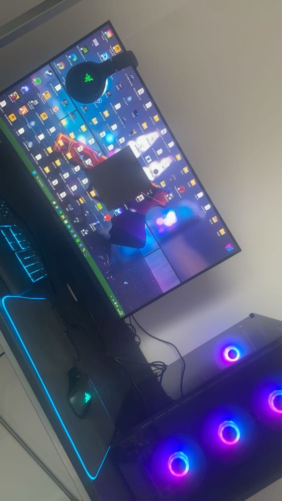 Komputer gamingowy + monitor + razer RGB set