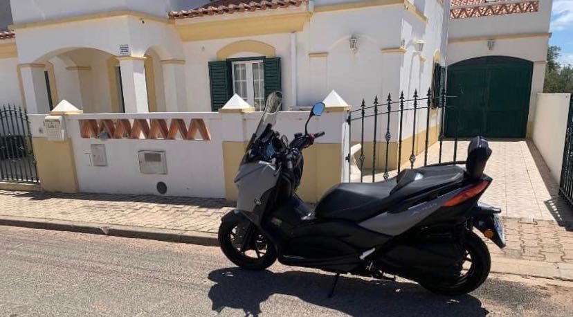 Yamaha Xmax 300 muitos extras